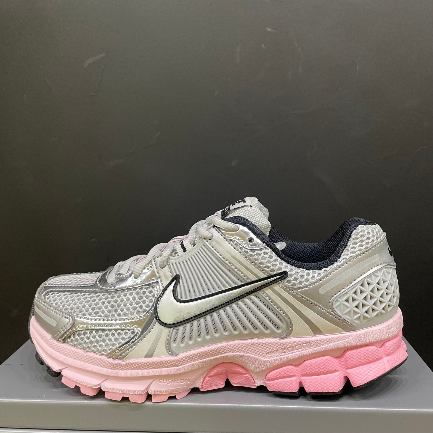 Nike Zoom Vomero 5 Photon Dust Pink Foam (Women's)