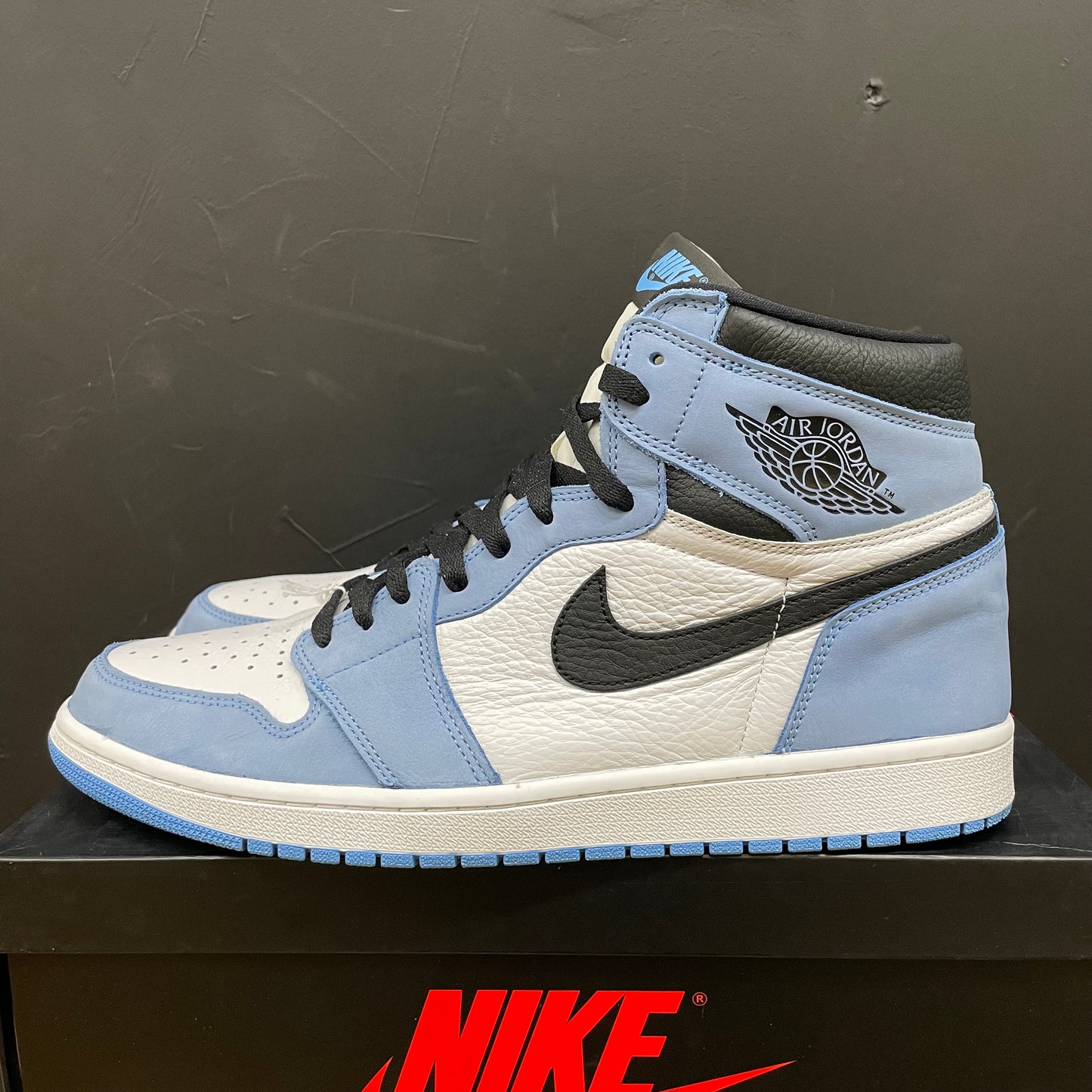 Air Jordan 1 University Blue (USED)