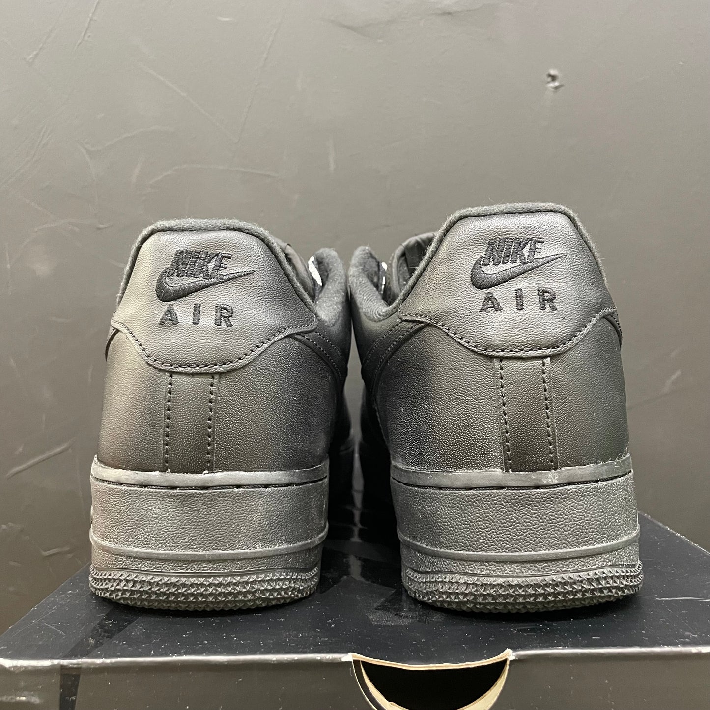 Air Force 1 Supreme (BLACK) (USED)