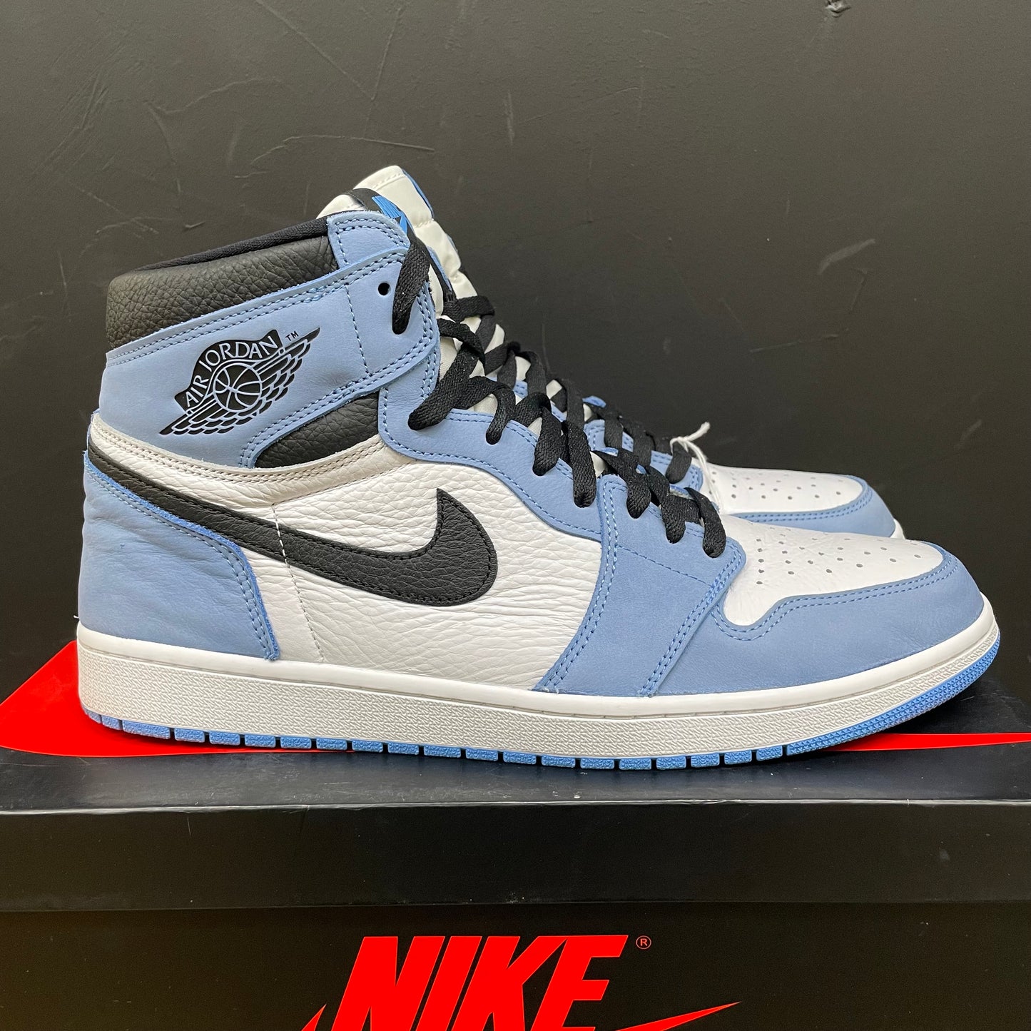 Air Jordan 1 University Blue (USED)