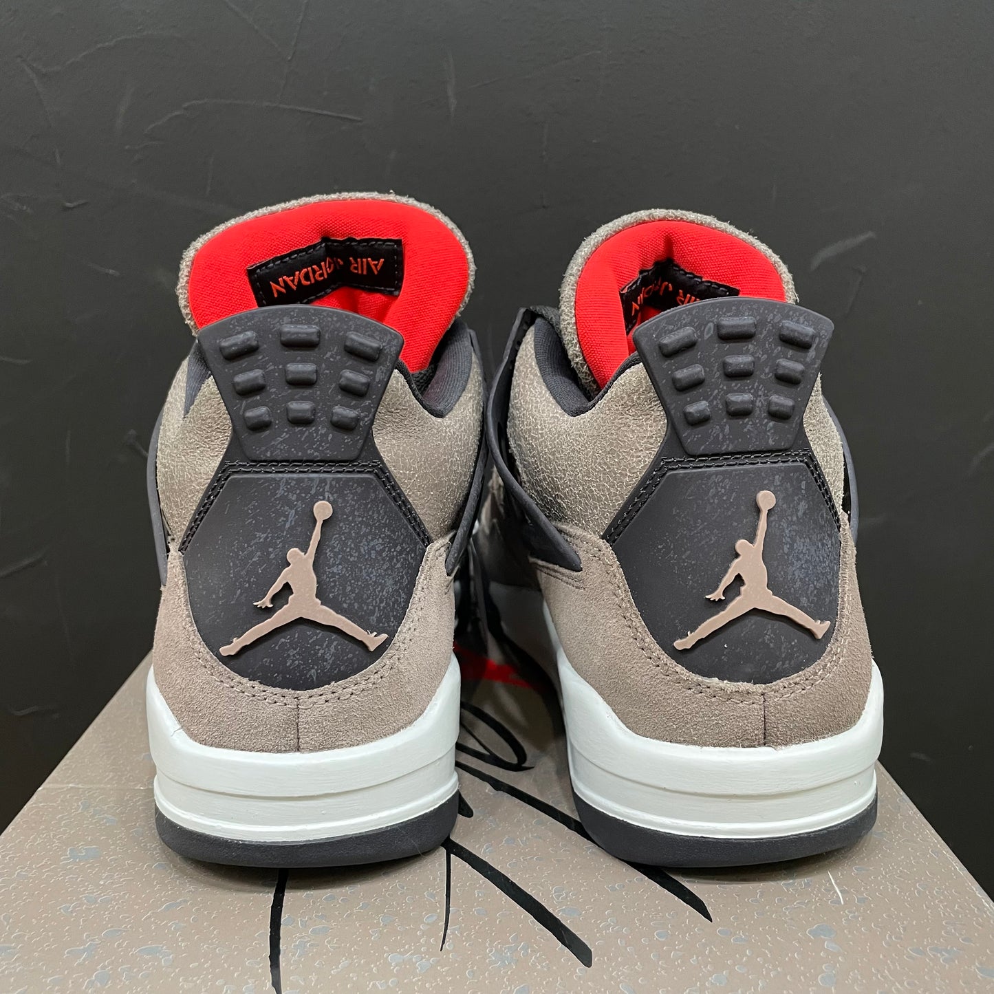 Air Jordan 4 Taupe (USED)